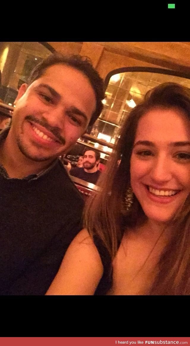 Photobomb level : Jake gyllenhaal