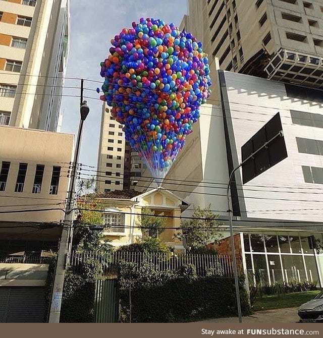 Old house in Belo Horizonte (Brazil) before being demolished