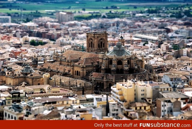 Tilt-Shift photography makes Spain Cathedral look like toy
