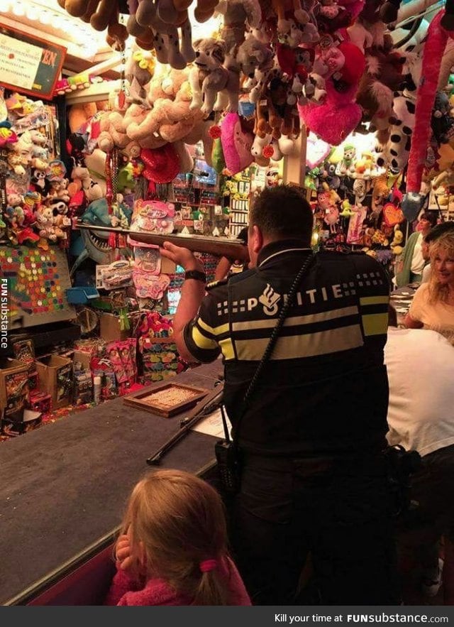 Dutch police rescuing little girl from going home without a teddy bear