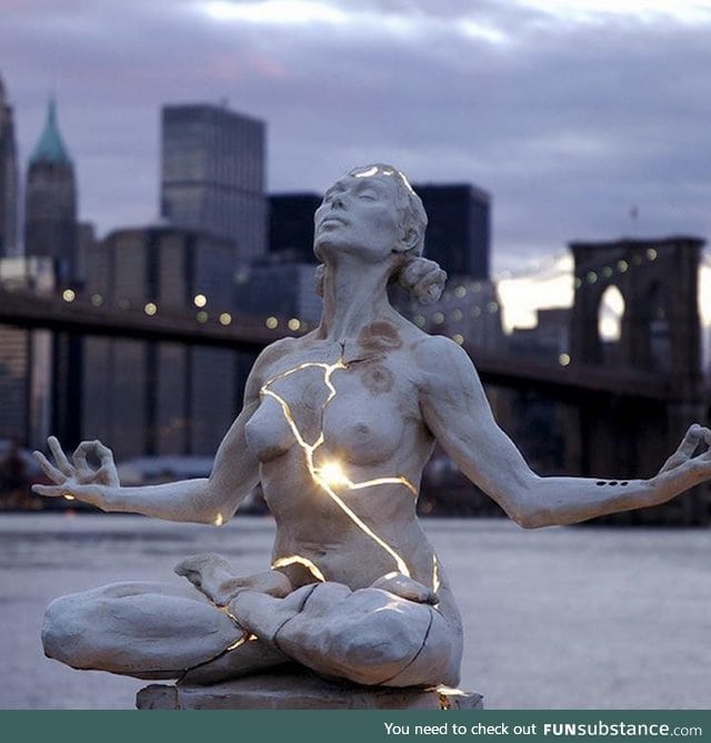 Meditation sculpture by Brooklyn Bridge