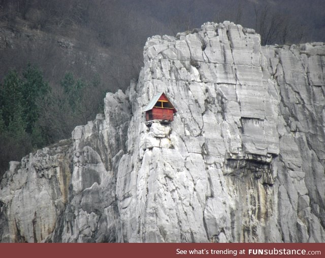 Little house on the rocks