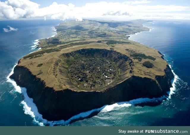 Massive crater on Easter Island’s edge