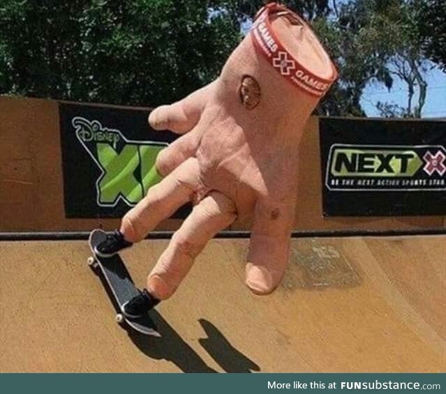 Finger skateboard