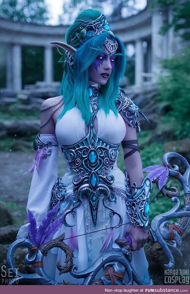 Now THIS is cosplay done right!