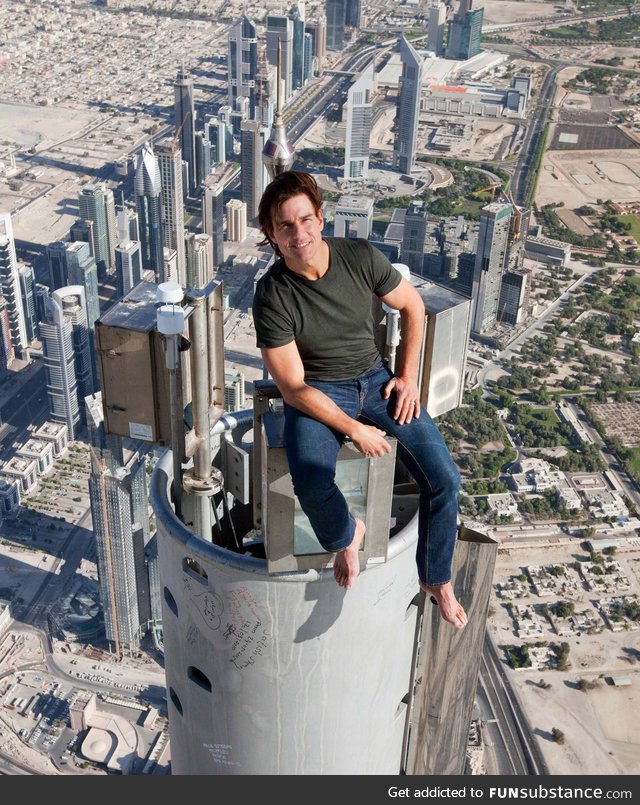 Tom Cruise chilling at the top of the tallest building in the world, Burj Dubai