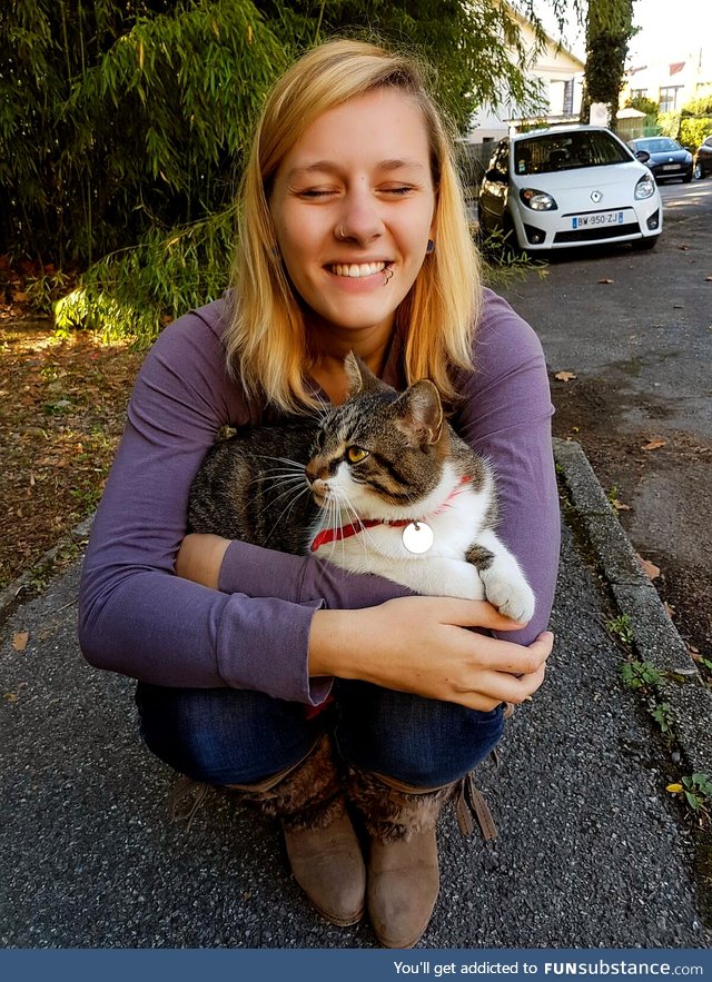 This cat near my dormitory hops onto my lap whenever it sees me. I'M BLESSED.