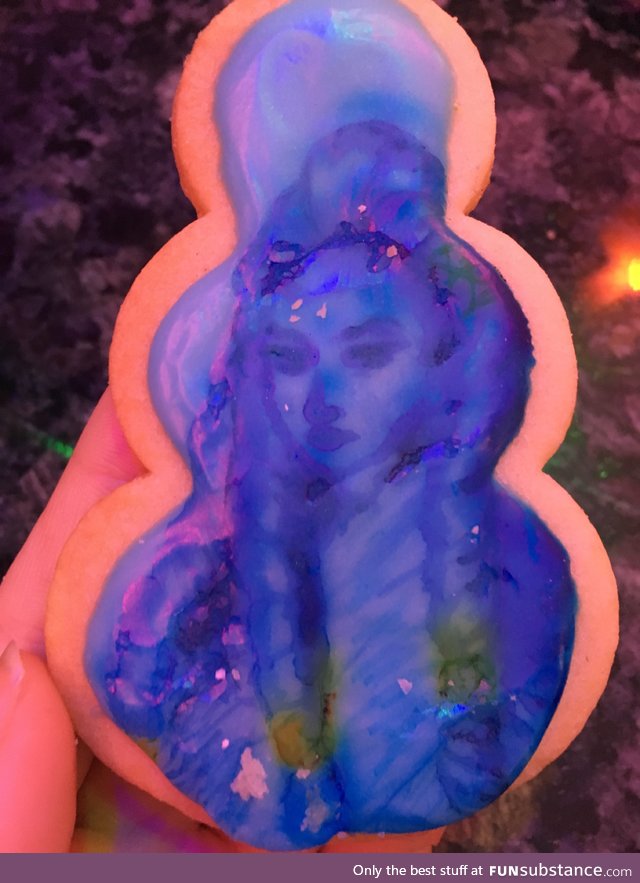 Since we’re posting art, here is a cookie with a picture made with sugar on it