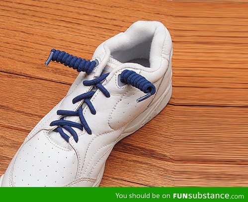 Remember when the 90's forgot how to shoelace?