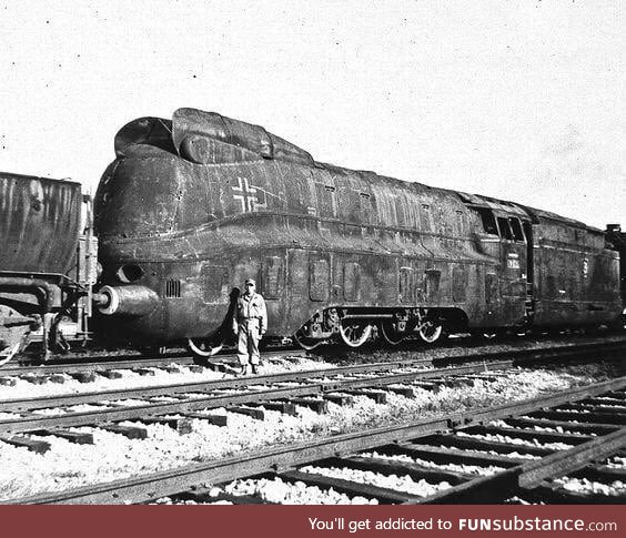 This DRB Class 19.10 locomotive looks so steampunk