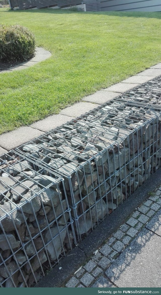 Does anyone anywhere else like to put stones in cages or is this a German thing only?