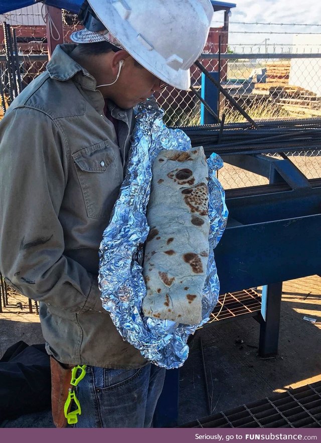 Find a soulmate that look at you the way this worker look at his food