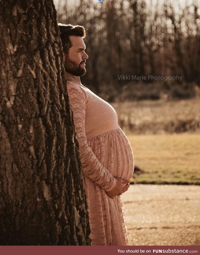 Best maternity photo shoot? Photo by Vikki Marie Photography