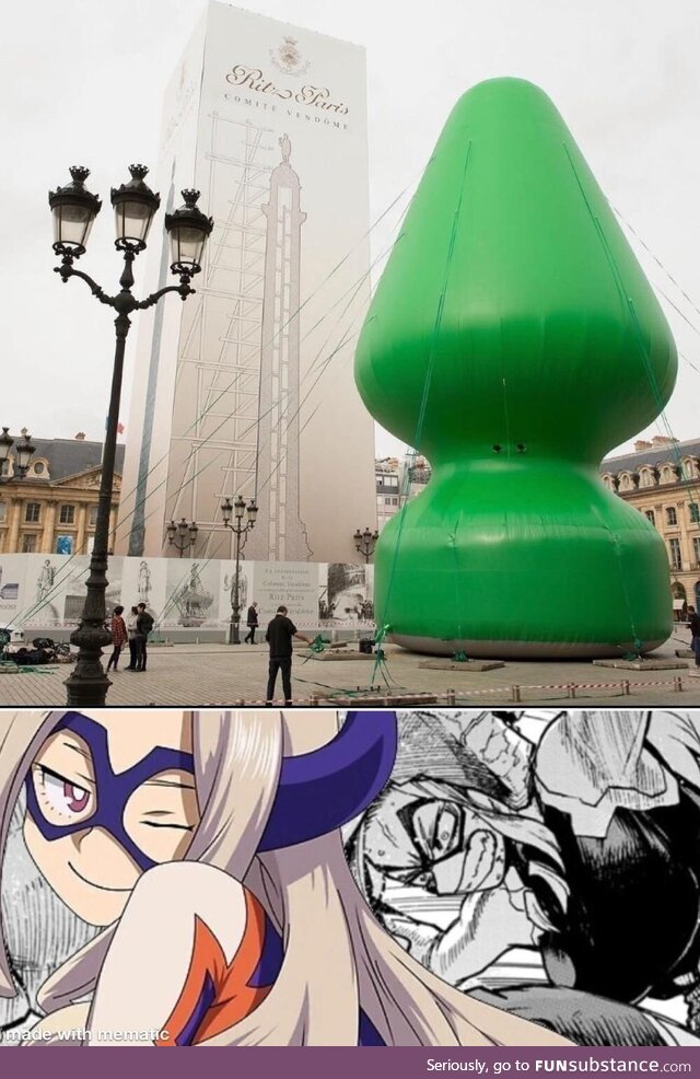 Ooh an inflatable Christmas tree