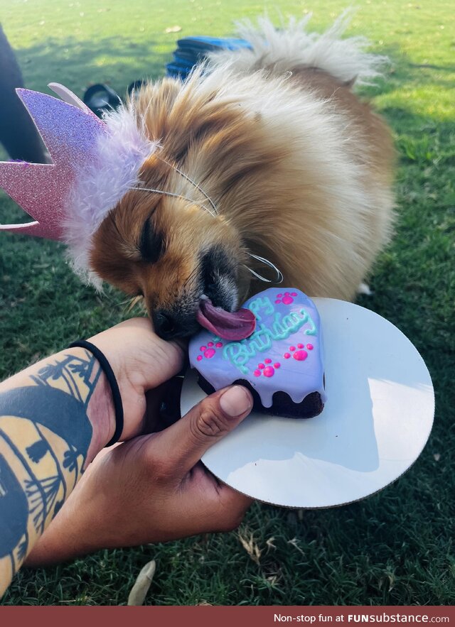 My pom really loved her birthday cake