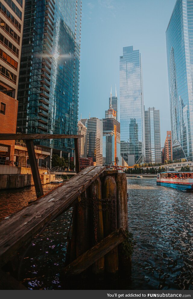 [OC] photo I captured of the Chicago River