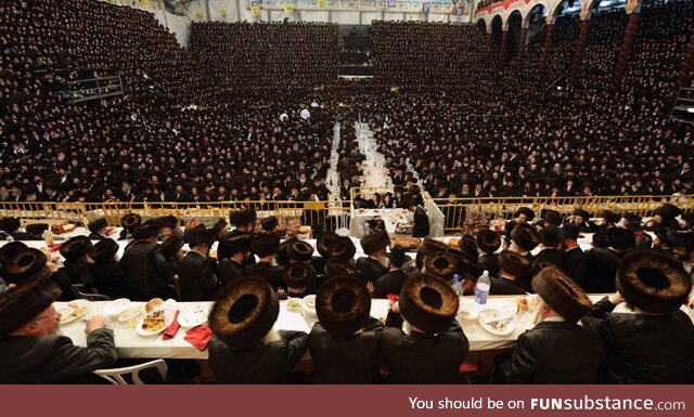 A Hasidic wedding with 25,000 guests (2013)