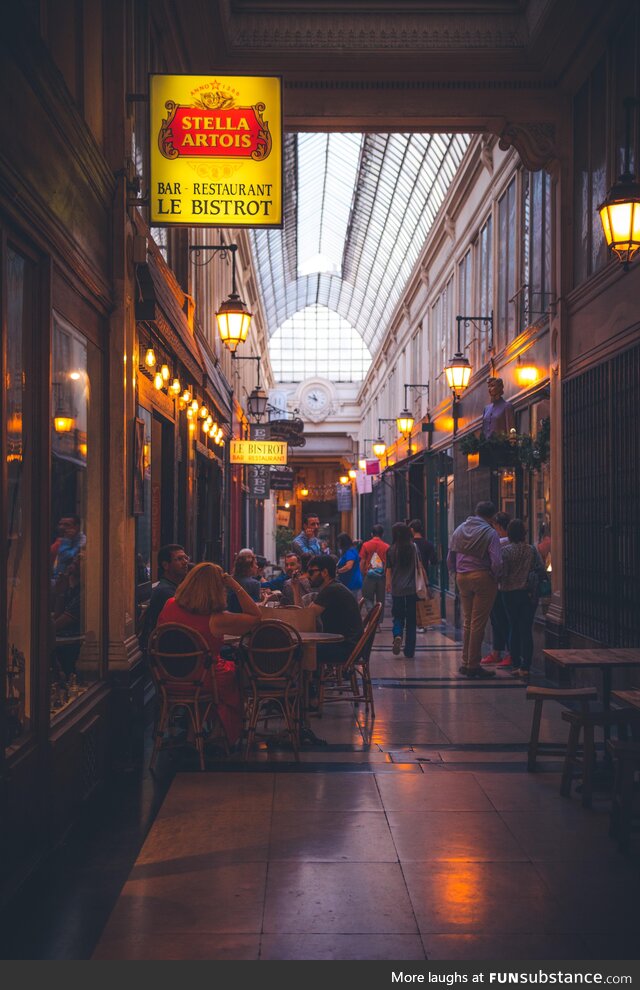 A nice Parisian gallery