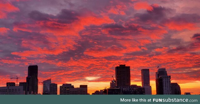 [OC] Red sky at night, sailor's delight