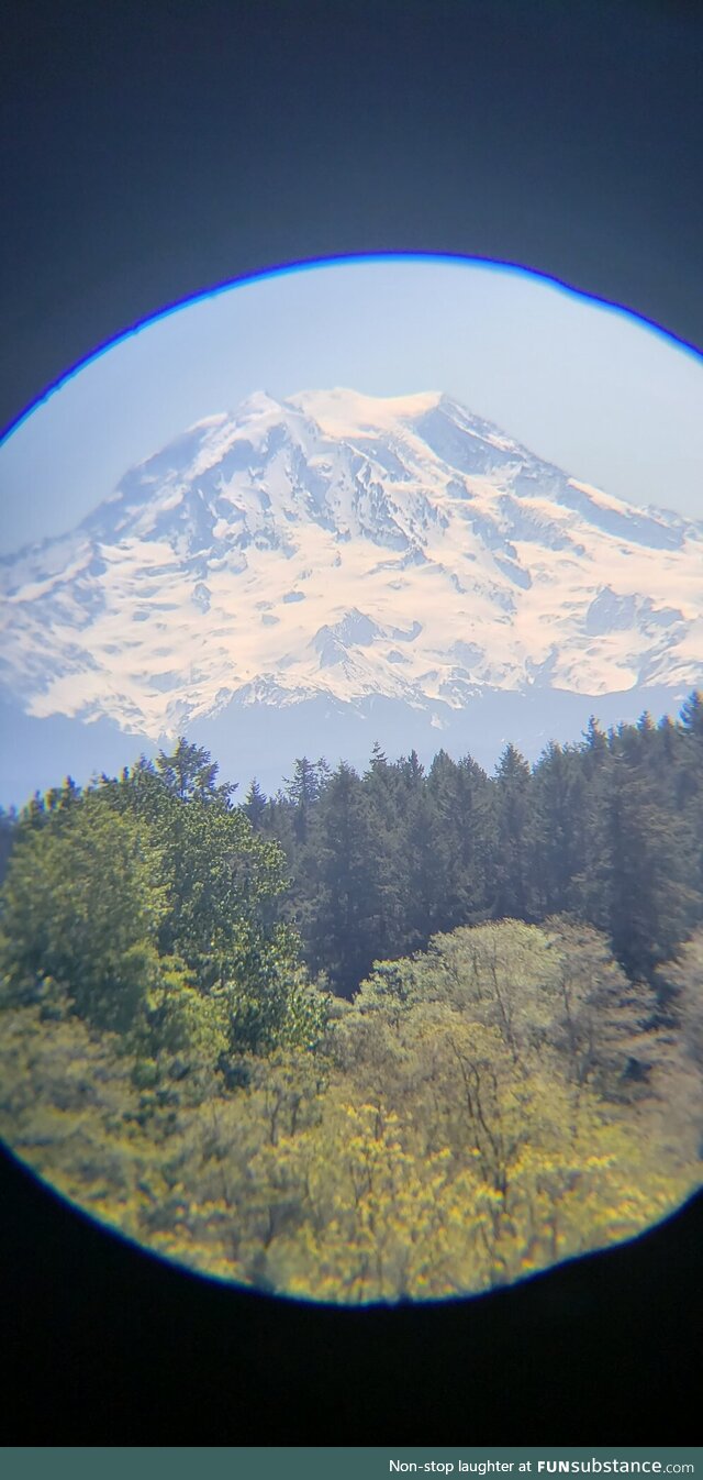 Mount Rainier through binoculars. [OC]
