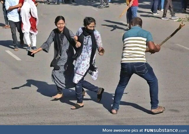 Anti-quota protesiers in Bangladesh being attacked by BCL