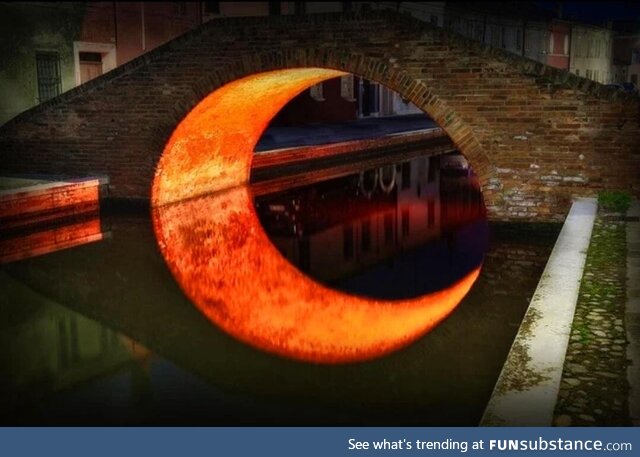 Moon bridge