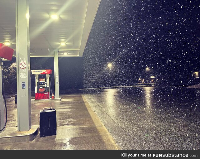 Curtain of snow falling in Oxford, Maine