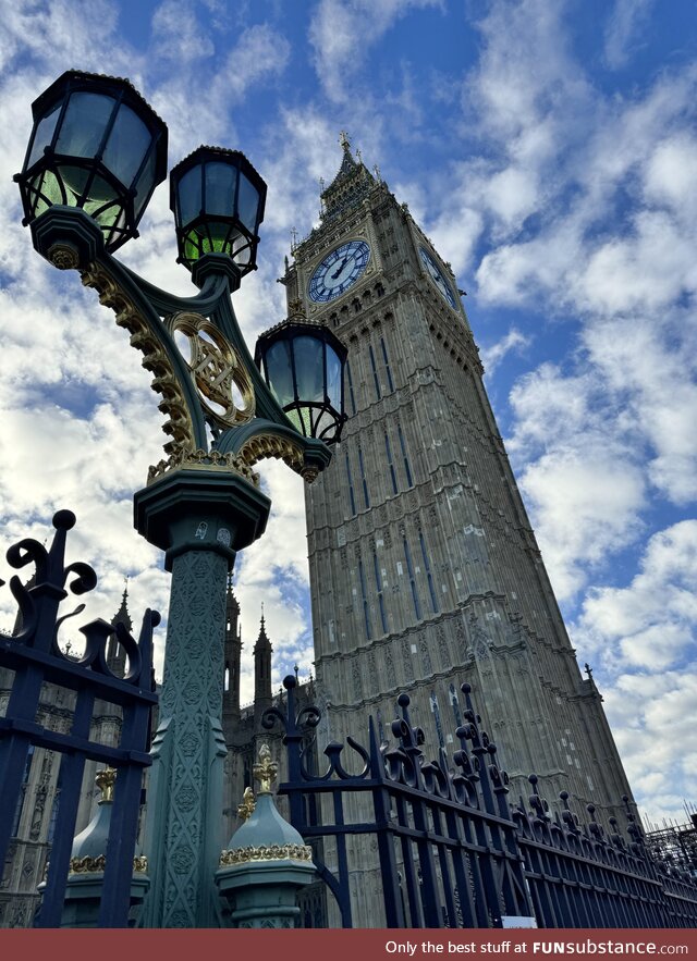 Beautiful Day in London. Elizabeth Tower