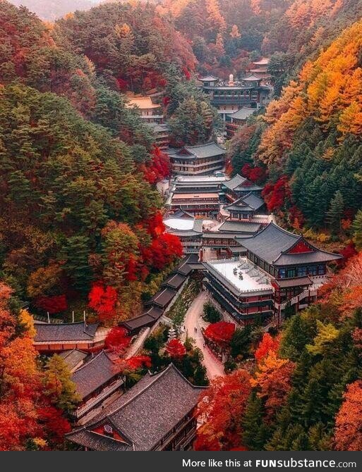 Autumn Guin-temple in Danyang, Korea