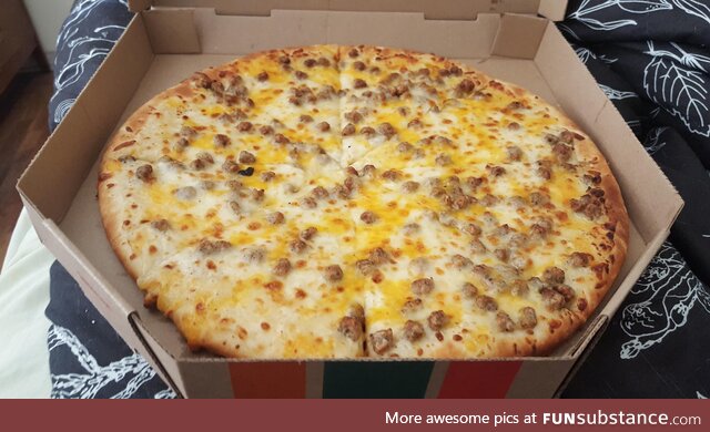 [OC] breakfast pizzas back at 7-Eleven! It's mostly the same