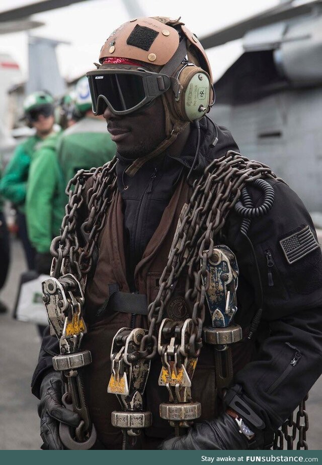 Us navy deck crewman