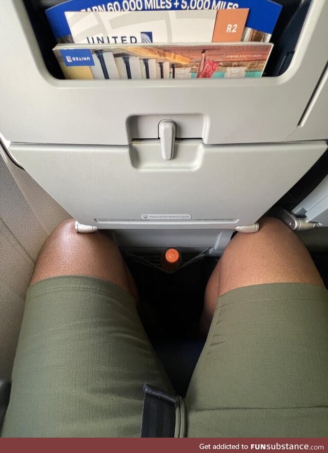 POV Flying in economy while tall (6'3/192cm)