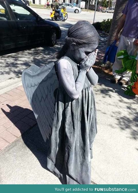 Little weeping angel