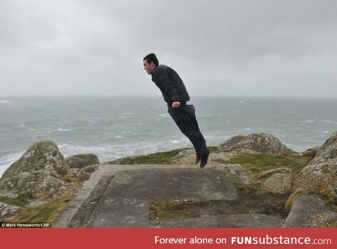 This is how strong wind blows at the coast of Britain