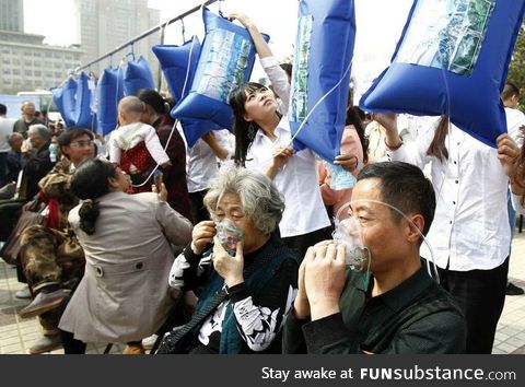 Bags of fresh air sent to one of China's most polluted cities as smog worsens