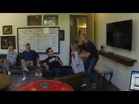 Ellen Scares Her Friend With The Haunted "Annabelle" Doll