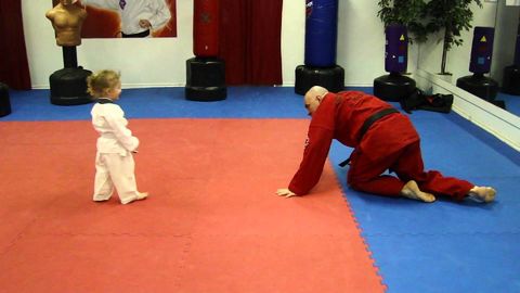 Cute Girl Shows Her Incredible Self Defense