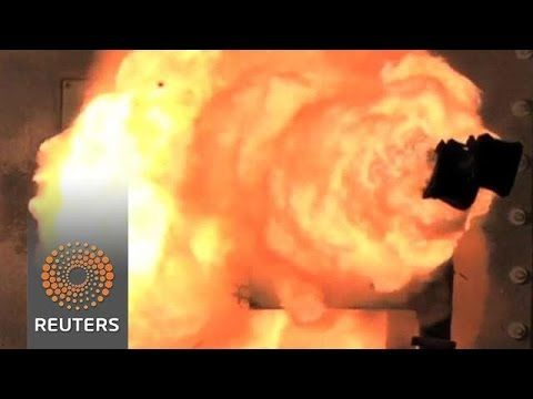 U.S. Navy railgun makes public debut
