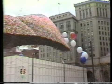 1.5 million balloons released at once in Cleveland (1986)