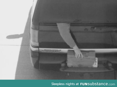 Clever toll evasion technique caught on Toronto toll booth video cam
