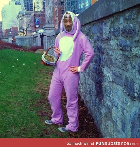 For all of you who had a shitty Easter yesterday, here's a Snoop Dogg for your soul: