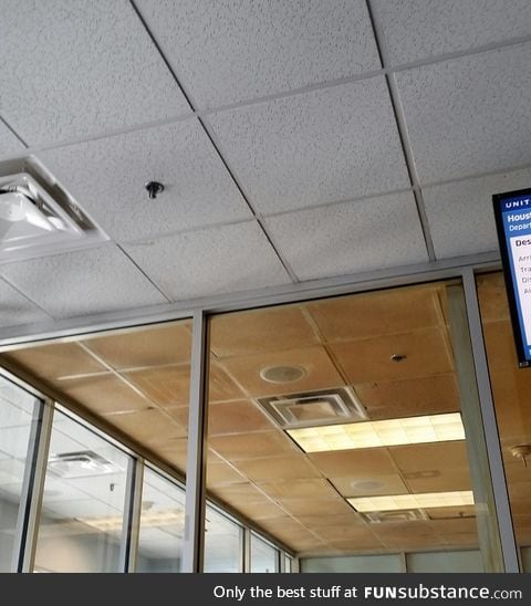 Smoking room ceiling, Washington-Dulles