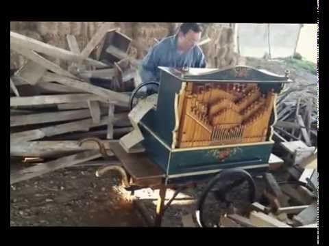 Playing "Smooth Criminal" on an ancient musical instrument