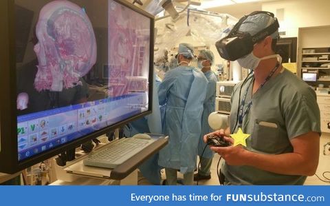 Neurosurgeon resident explores inside a patient's brain in virtual reality