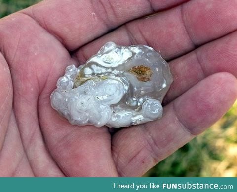 What lightning does to sand