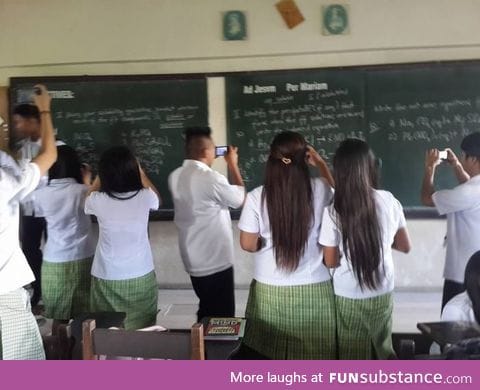 Taking notes be like