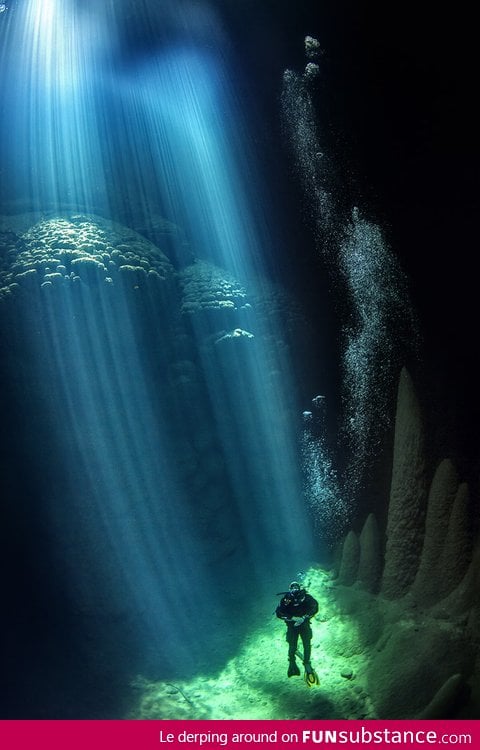 Anhumas Abbys where the sun rays touch the bottom of the ocean