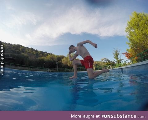 Perfectly timed pool picture