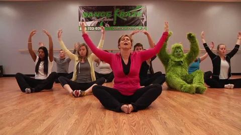 The Grich tries yoga (warning,really LOUD!)