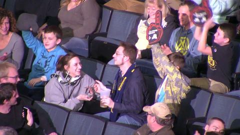 Girl proposes to boyfriend during Kiss Cam